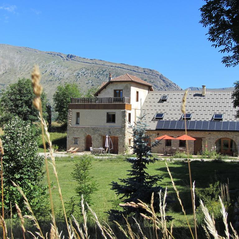 Le Clos De Lumiere La Roche-des-Arnauds Luaran gambar